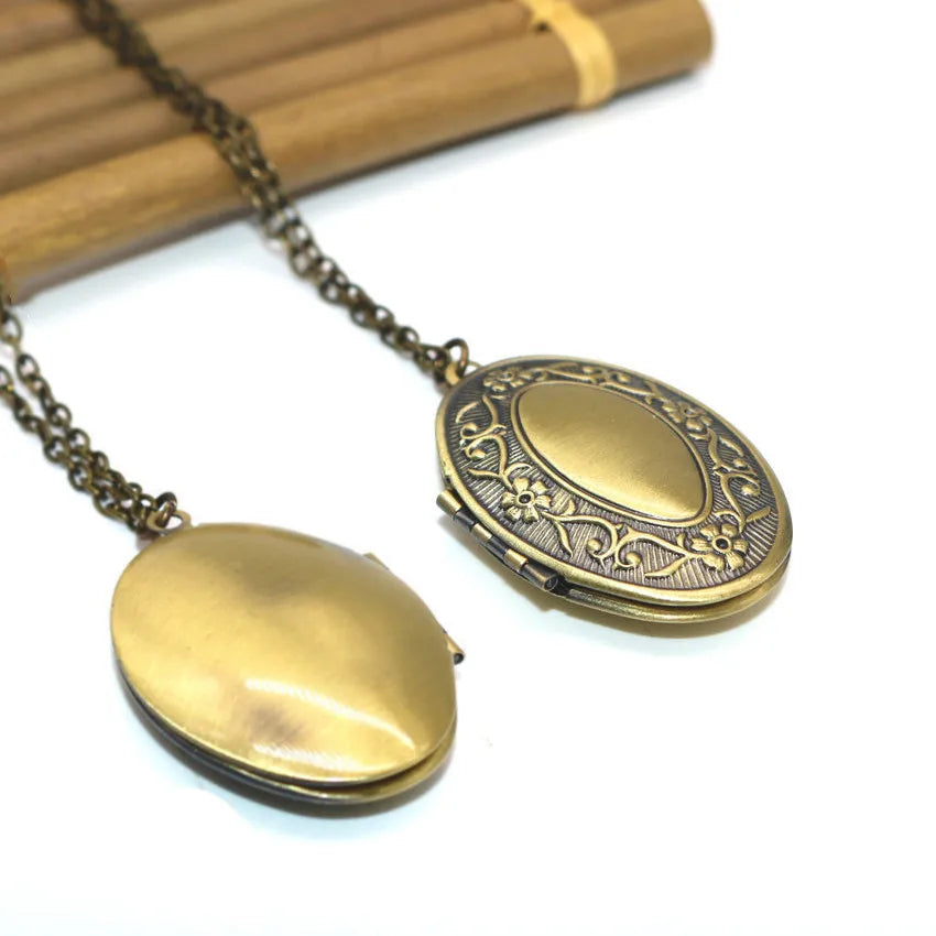 Openable vintage book pendant necklace for photos and keepsakes