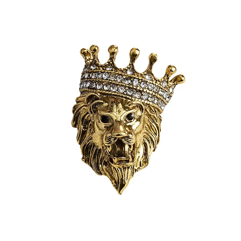 Complete gold lion head brooch luxury animal design fashion jewelry pin close view