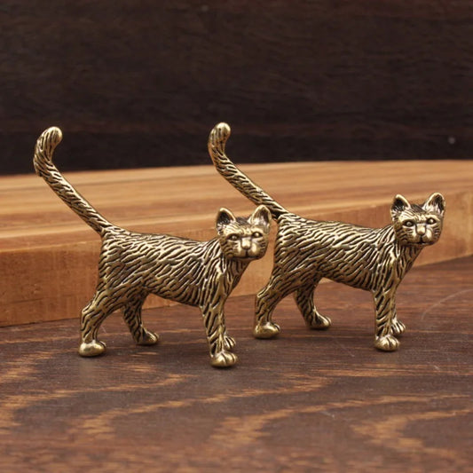 Vintage brass long-tailed cat statues with detailed fur texture decorative animal figurines for desk and home decor