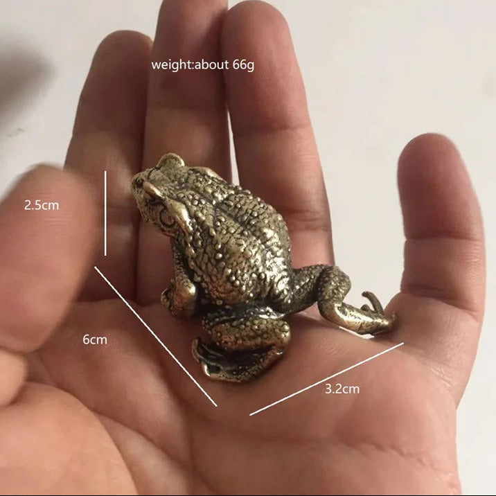 Handcrafted brass toad statue miniature for tea table decoration show size